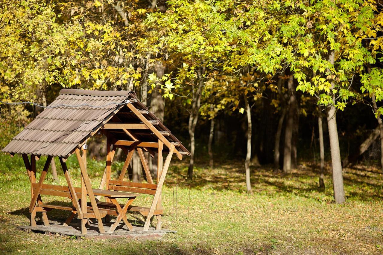 Zolotoy Bereg Hotel Tsjernihiv Buitenkant foto